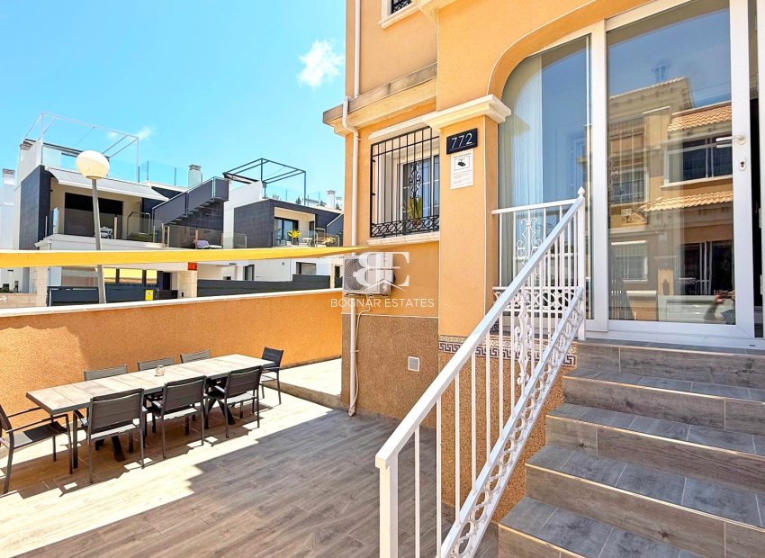 Herverkoop - Herenhuis -
Orihuela Costa - Villamartín