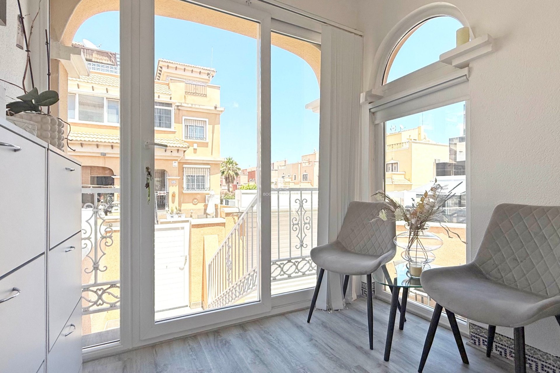 Herverkoop - Herenhuis -
Orihuela Costa - Villamartín