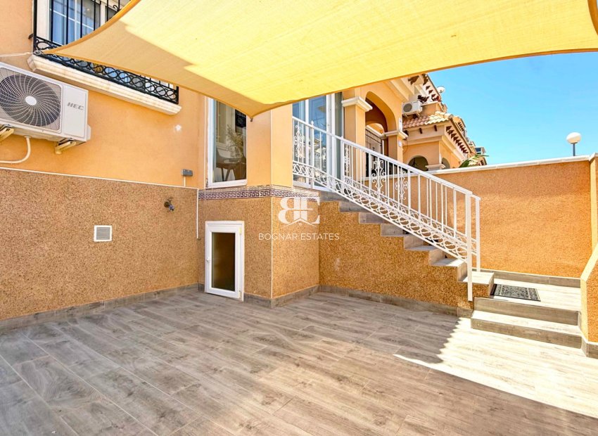 Herverkoop - Herenhuis -
Orihuela Costa - Villamartín