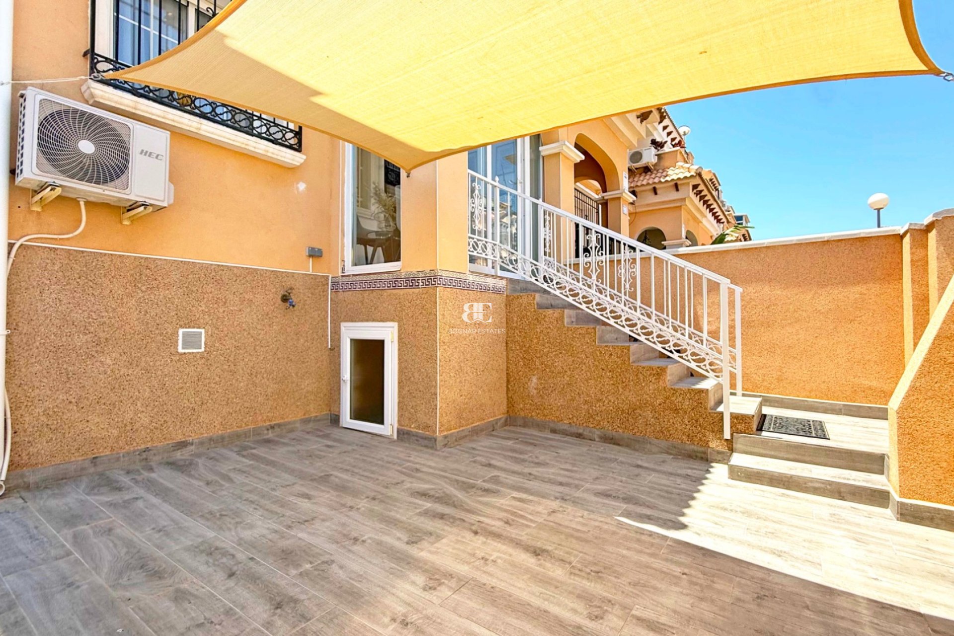 Herverkoop - Herenhuis -
Orihuela Costa - Villamartín