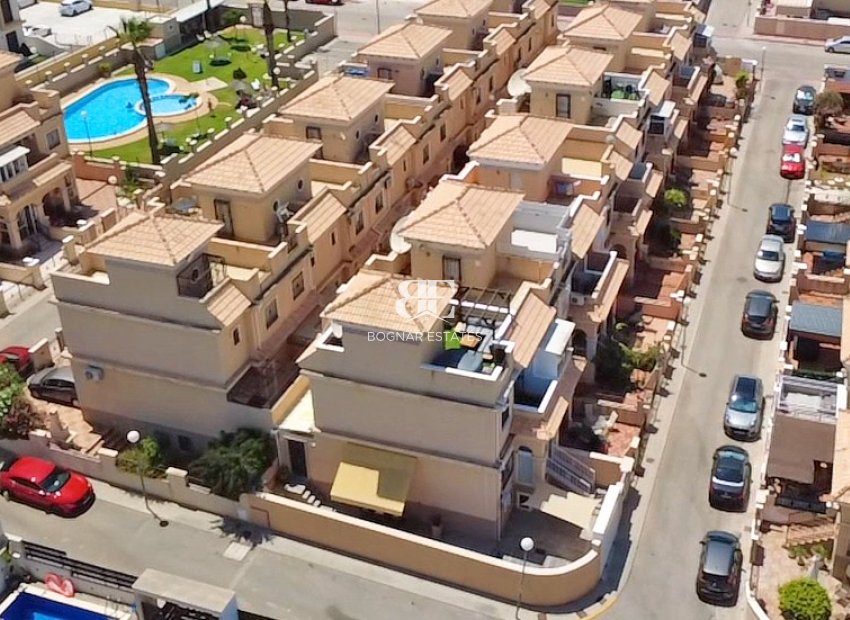 Herverkoop - Herenhuis -
Orihuela Costa - Villamartín