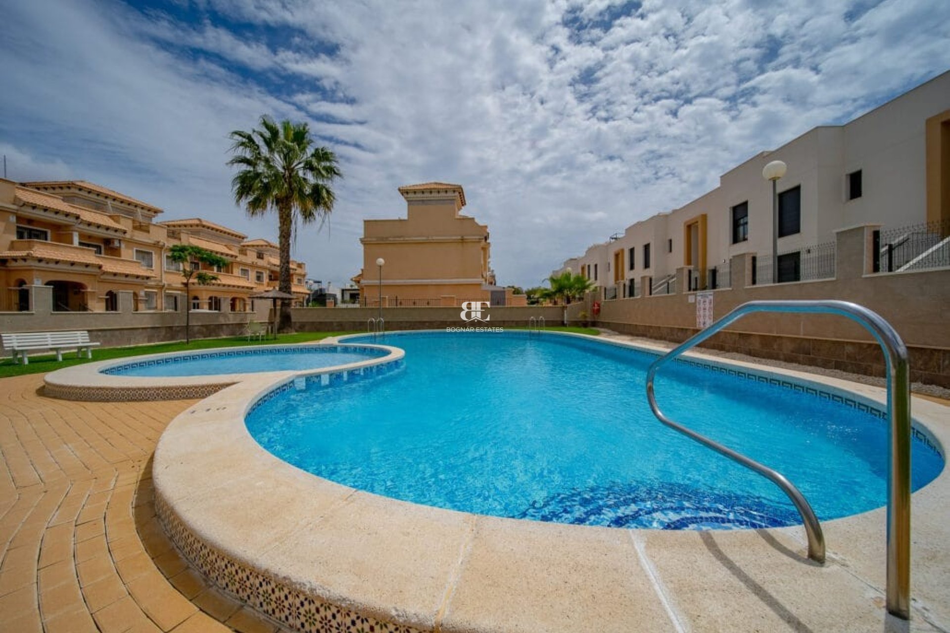 Herverkoop - Herenhuis -
Orihuela Costa - Villamartín