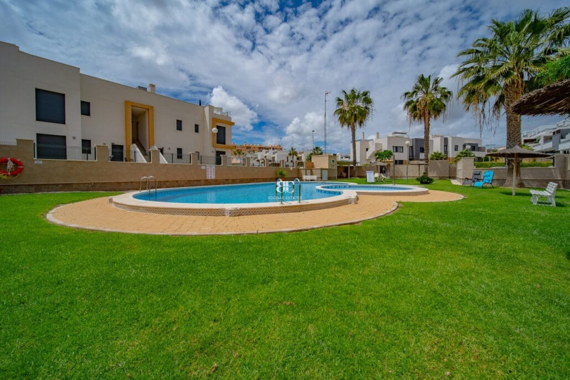 Herverkoop - Herenhuis -
Orihuela Costa - Villamartín