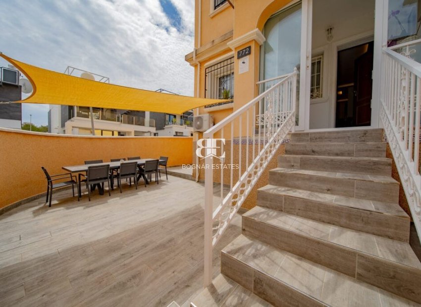 Herverkoop - Herenhuis -
Orihuela Costa - Villamartín