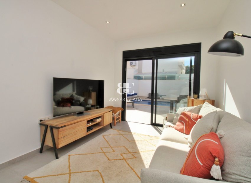 Herverkoop - Herenhuis -
Pilar de la Horadada