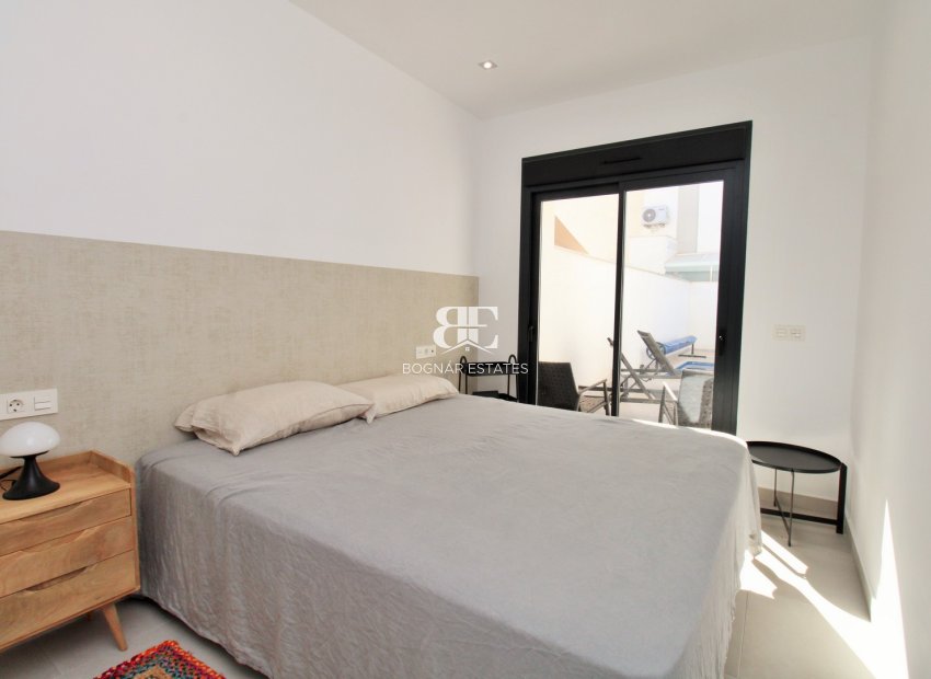 Herverkoop - Herenhuis -
Pilar de la Horadada