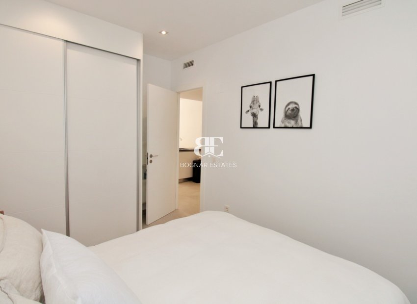 Herverkoop - Herenhuis -
Pilar de la Horadada