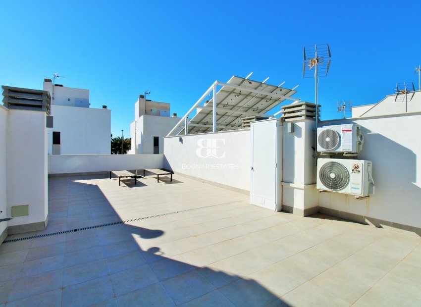 Herverkoop - Herenhuis -
Pilar de la Horadada