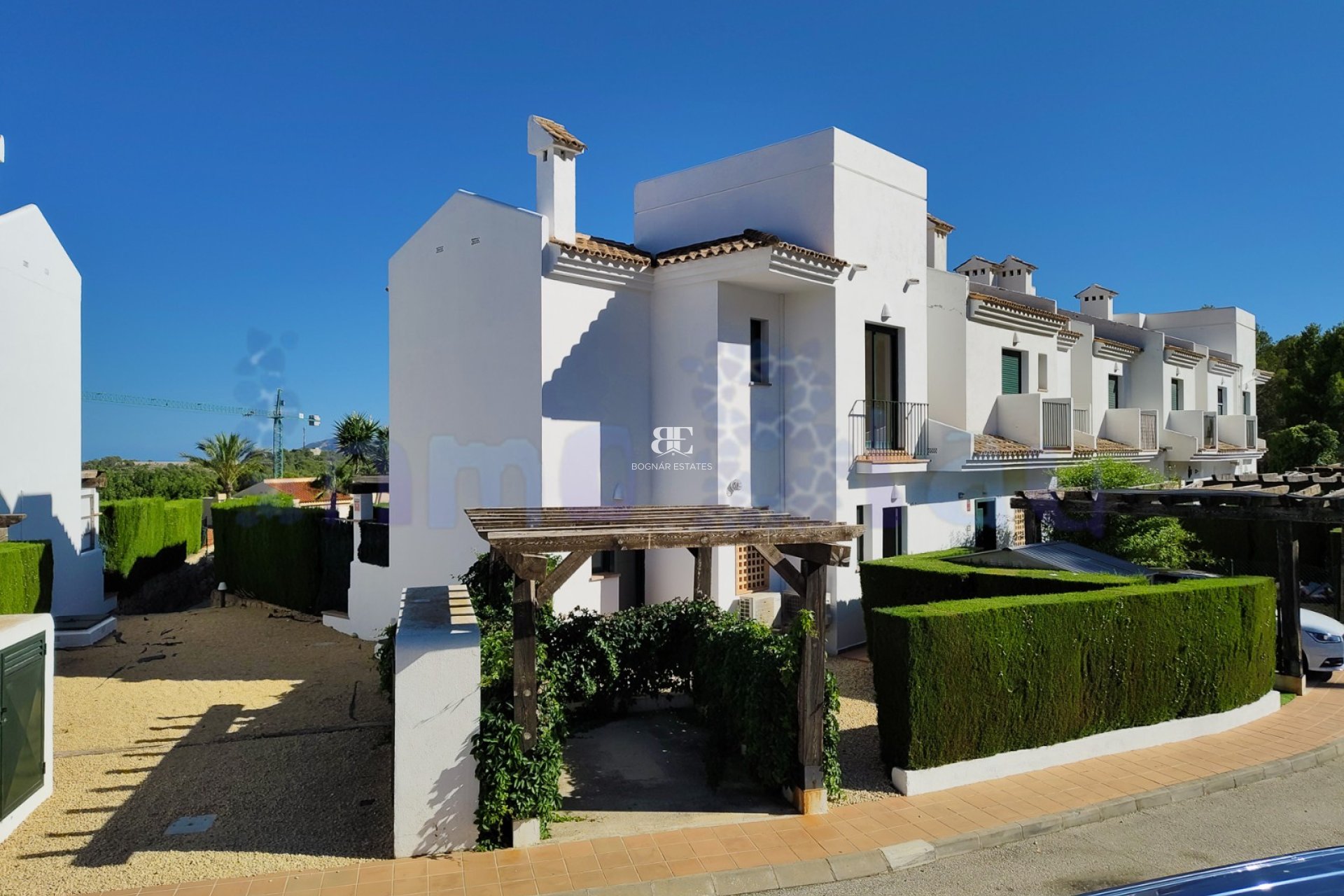 Herverkoop - Herenhuis -
Polop - Urbanizacion