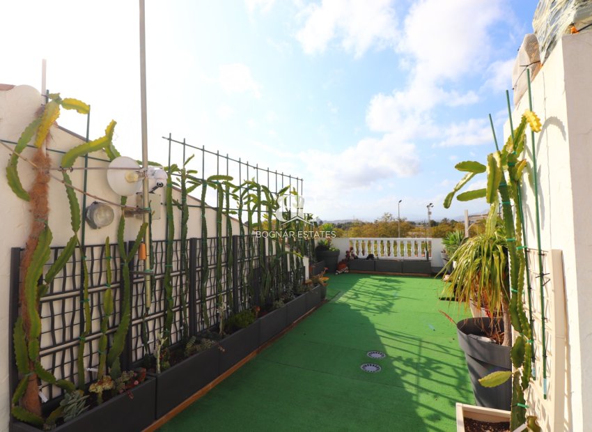 Herverkoop - Herenhuis -
Redován - Redovan - Town