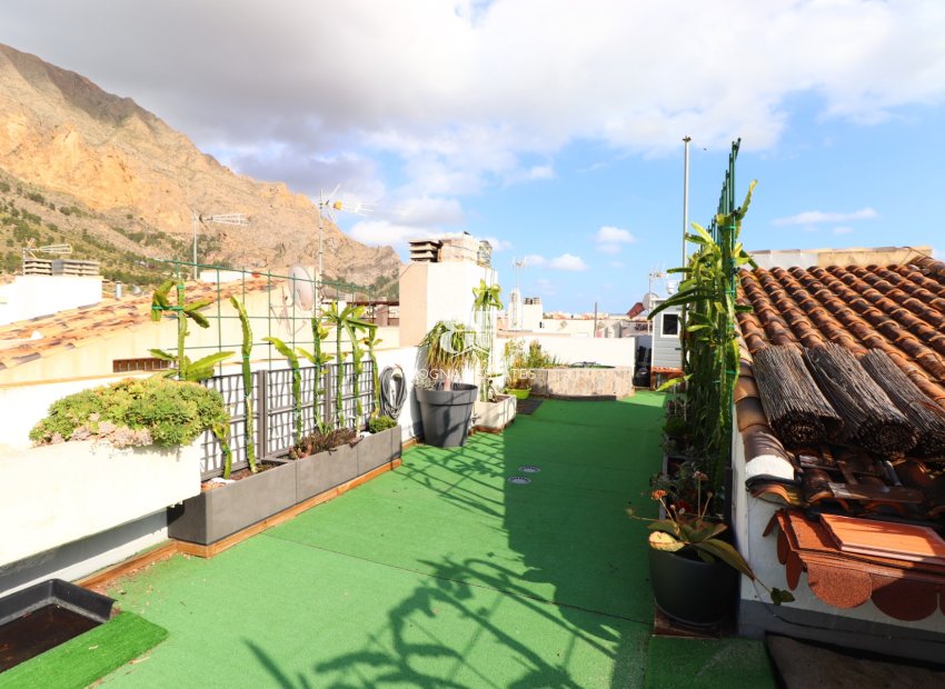 Herverkoop - Herenhuis -
Redován - Redovan - Town