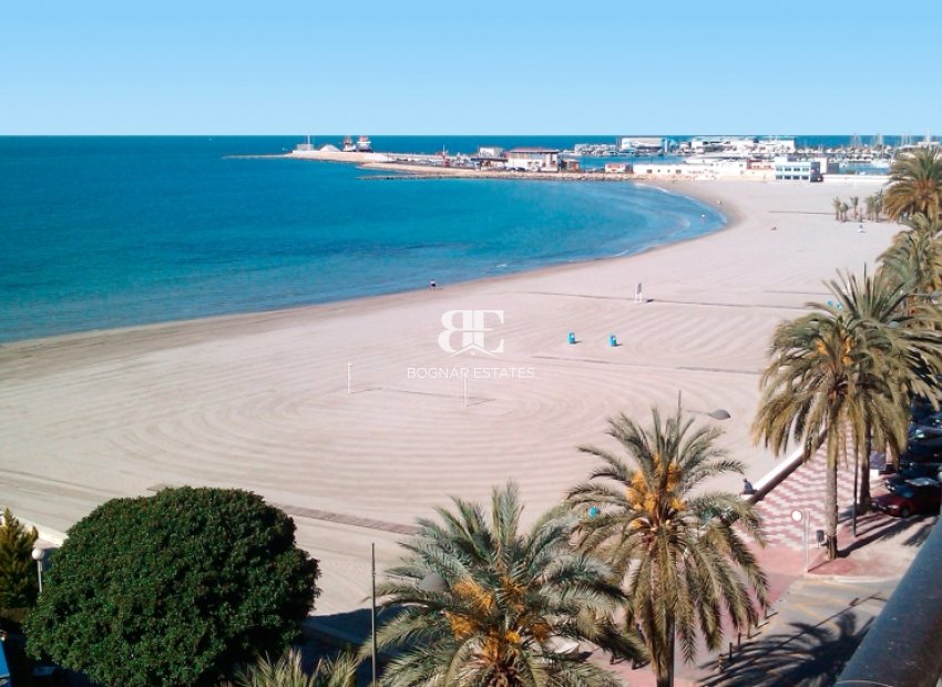 Herverkoop - Herenhuis -
Santa Pola - Center