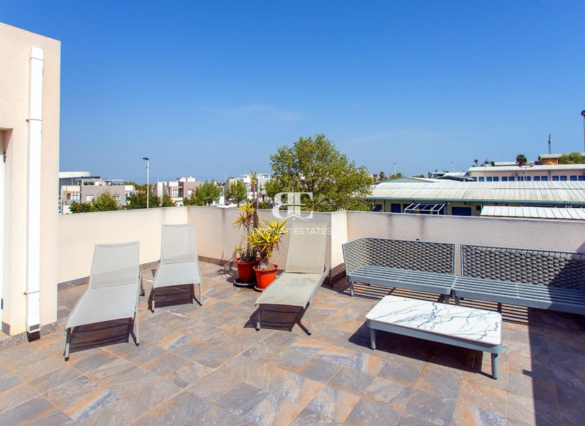 Herverkoop - Herenhuis -
Torrevieja - Aguas Nuevas