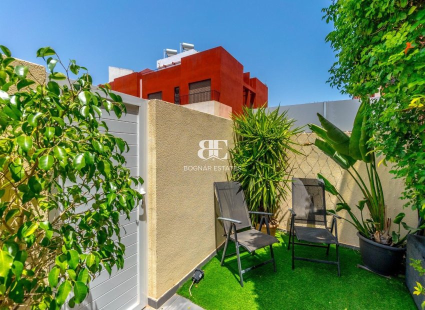 Herverkoop - Herenhuis -
Torrevieja - Aguas Nuevas