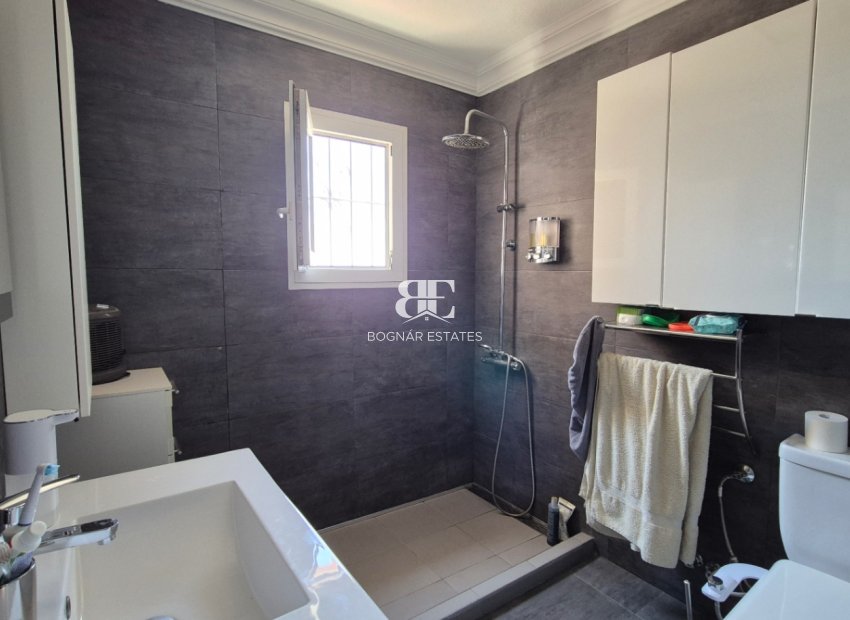 Herverkoop - Herenhuis -
Torrevieja - Costa Blanca Sur