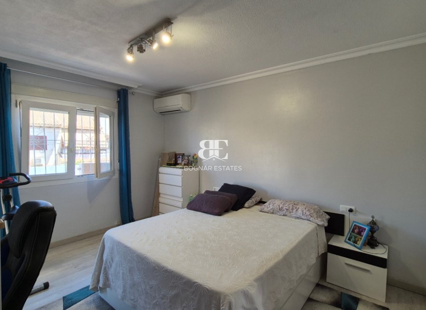 Herverkoop - Herenhuis -
Torrevieja - Costa Blanca Sur