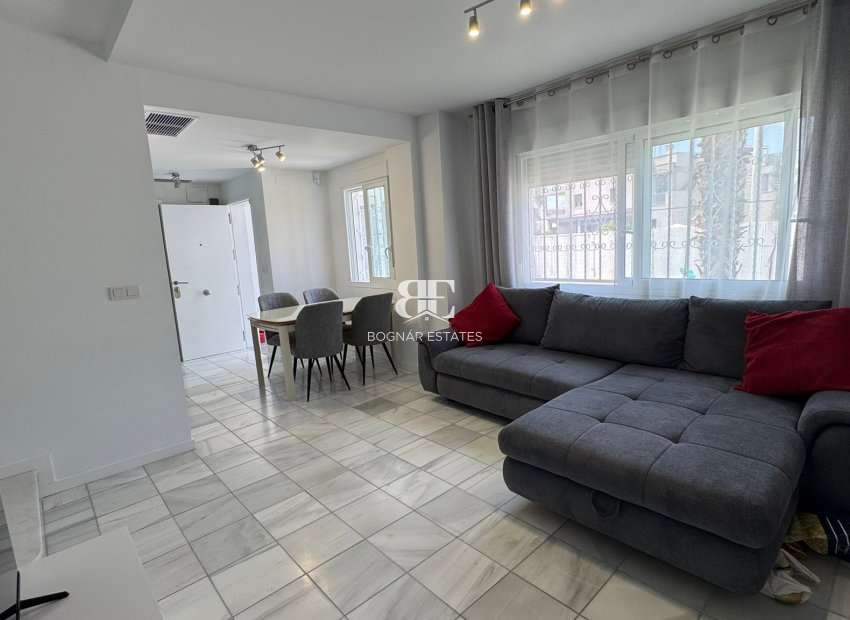 Herverkoop - Herenhuis -
Torrevieja - Costa Blanca Sur