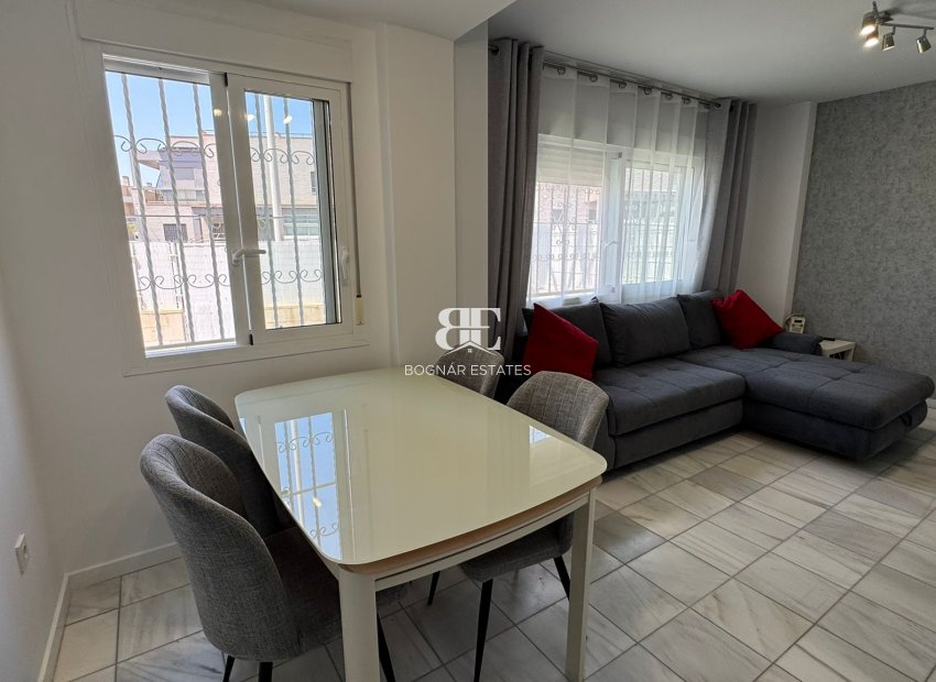 Herverkoop - Herenhuis -
Torrevieja - Costa Blanca Sur