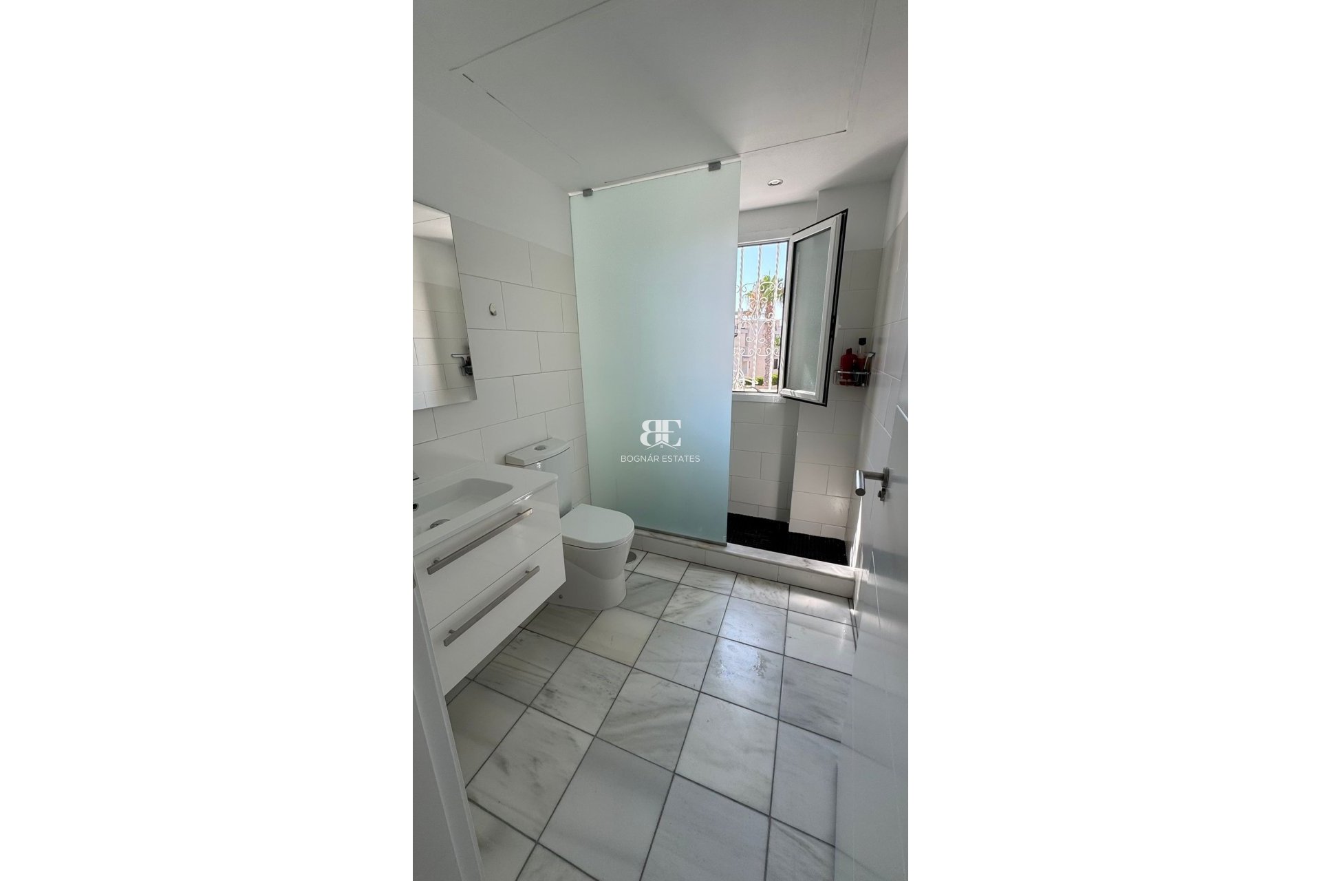 Herverkoop - Herenhuis -
Torrevieja - Costa Blanca Sur