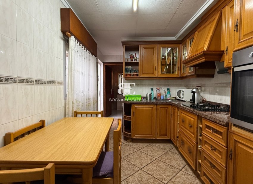 Herverkoop - Herenhuis -
Torrevieja - Costa Blanca