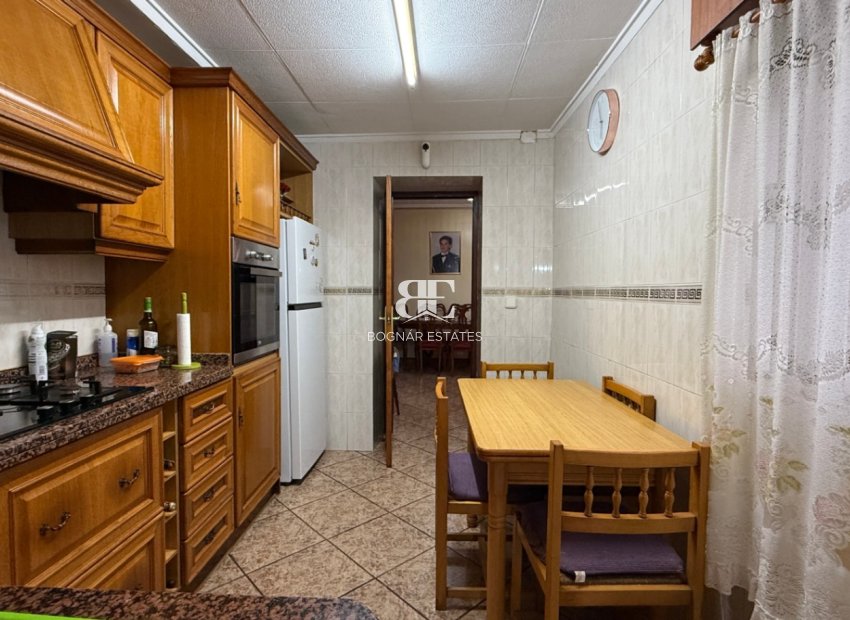 Herverkoop - Herenhuis -
Torrevieja - Costa Blanca