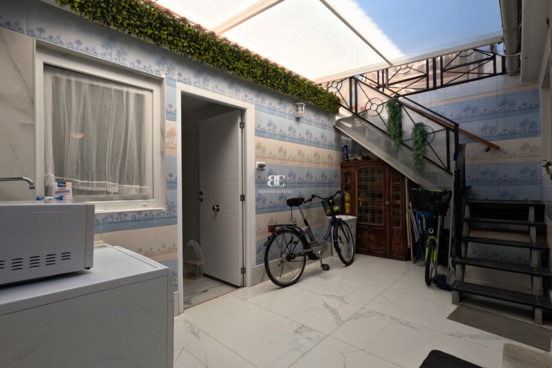 Herverkoop - Herenhuis -
Torrevieja - El Acequión - Los Náufragos