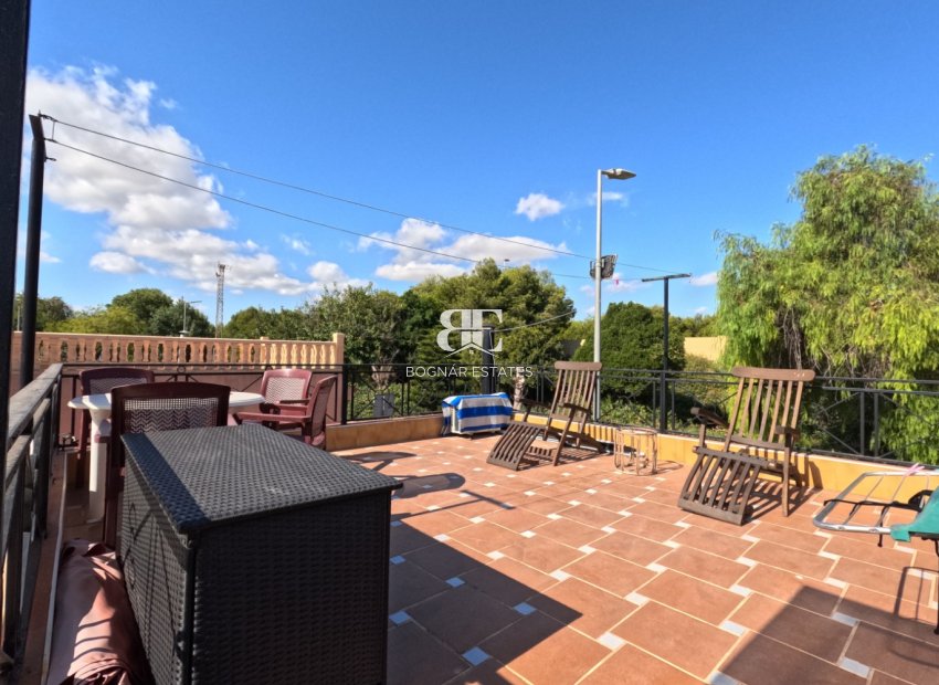 Herverkoop - Herenhuis -
Torrevieja - El Acequión - Los Náufragos