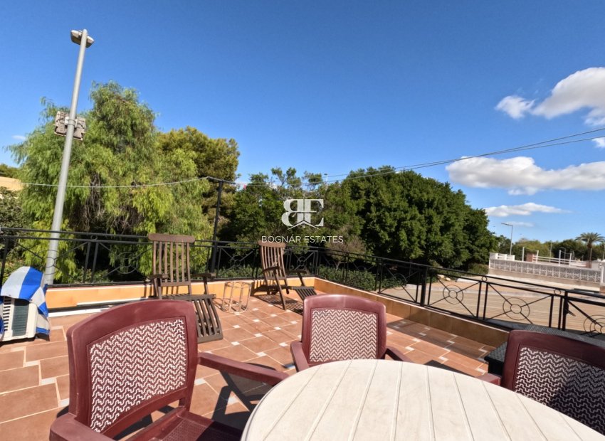 Herverkoop - Herenhuis -
Torrevieja - El Acequión - Los Náufragos