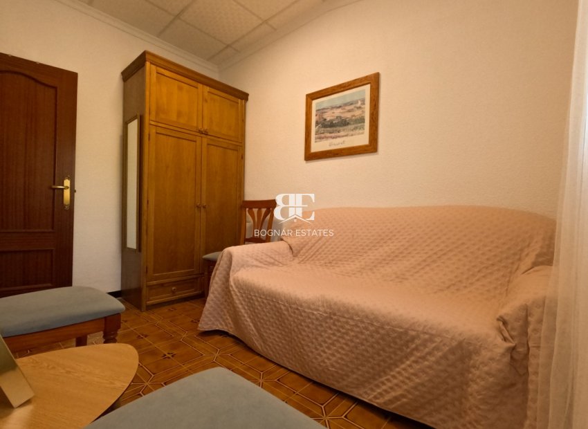 Herverkoop - Herenhuis -
Torrevieja - El Acequión - Los Náufragos