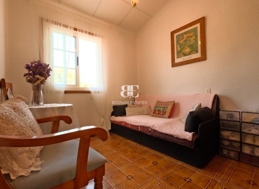 Herverkoop - Herenhuis -
Torrevieja - El Acequión - Los Náufragos