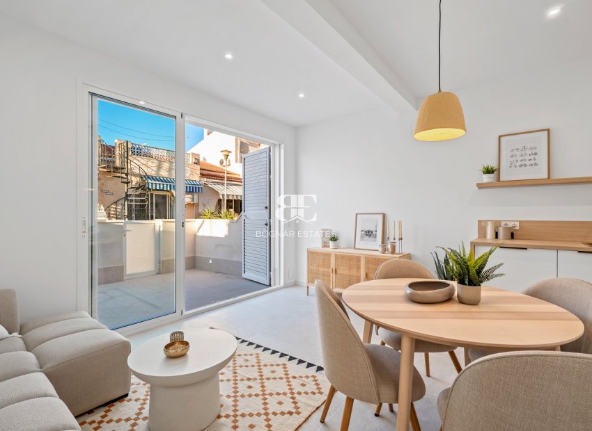 Herverkoop - Herenhuis -
Torrevieja - El Chaparral