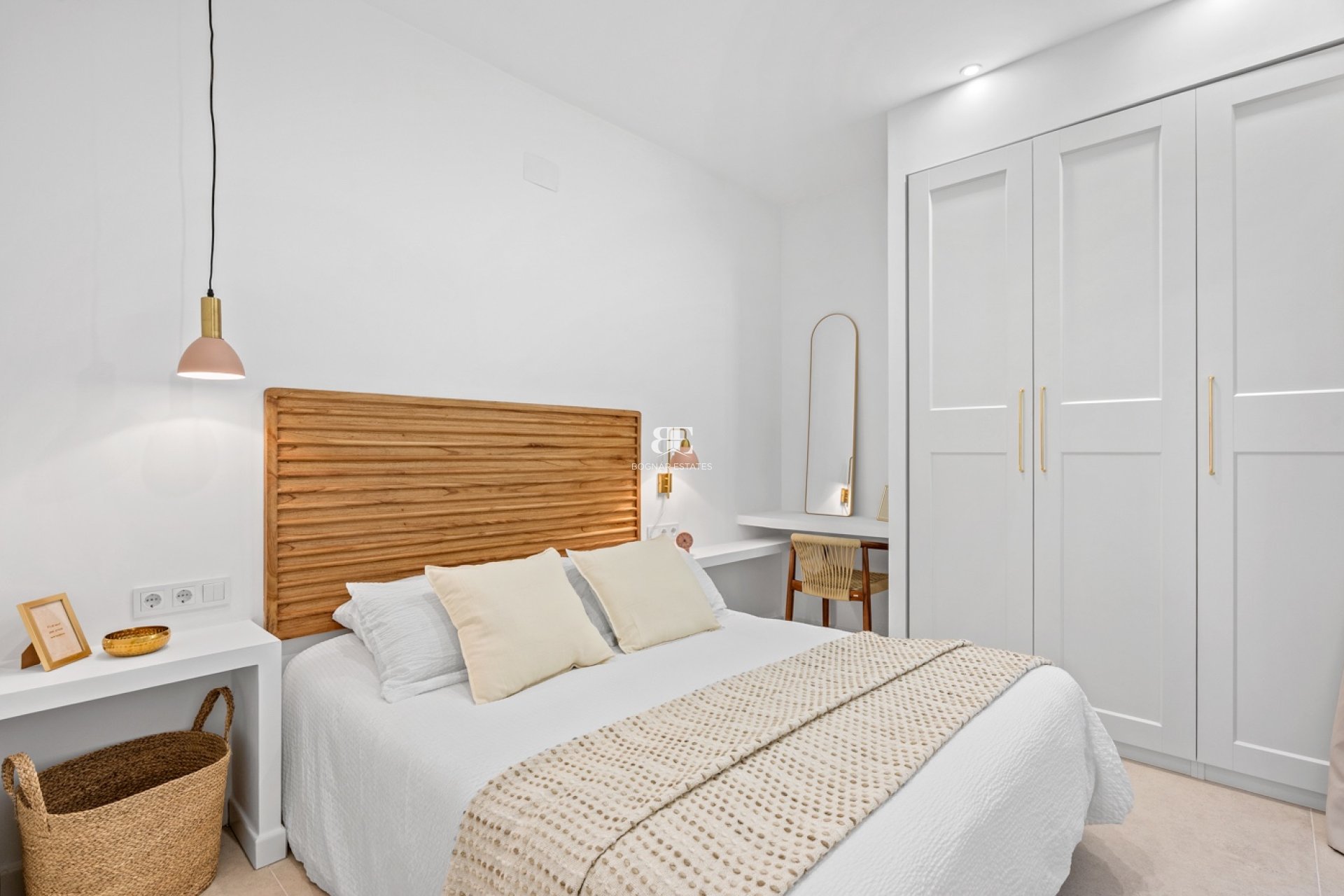 Herverkoop - Herenhuis -
Torrevieja - El Chaparral