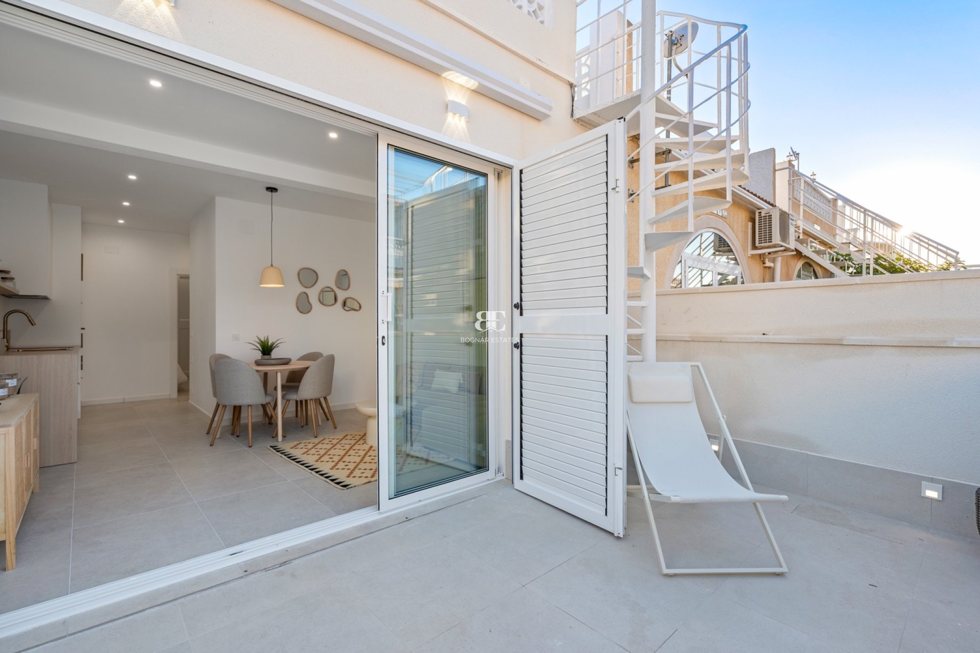 Herverkoop - Herenhuis -
Torrevieja - El Chaparral