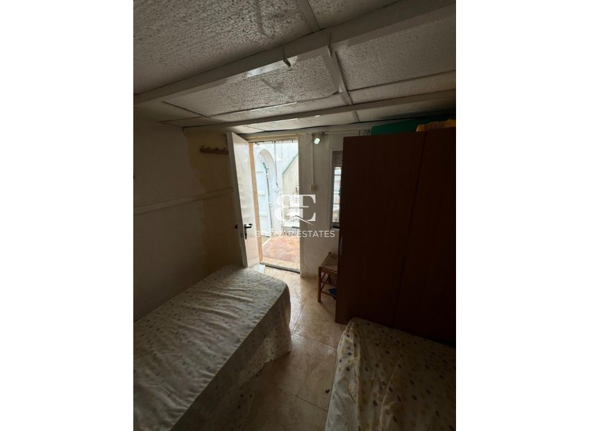 Herverkoop - Herenhuis -
Torrevieja - La Mata