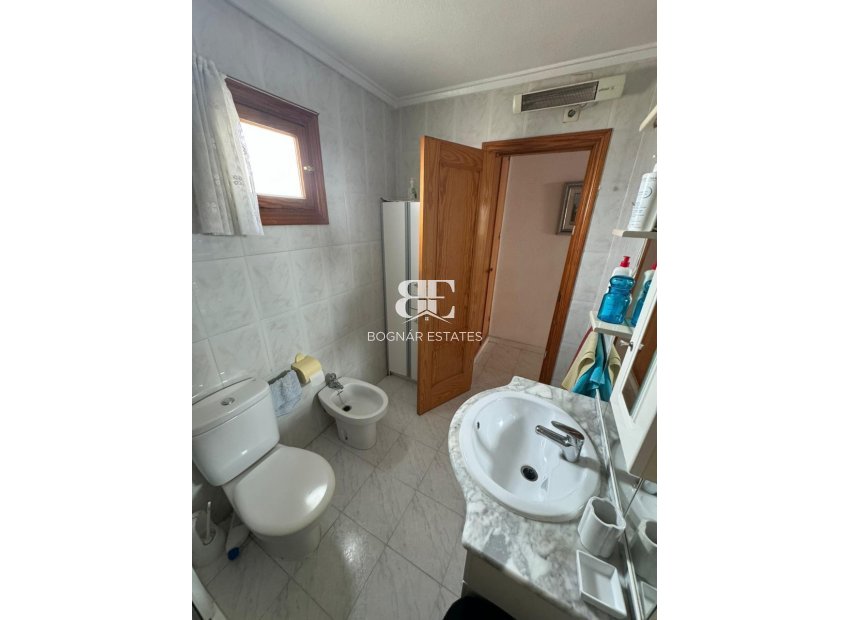 Herverkoop - Herenhuis -
Torrevieja - La Mata