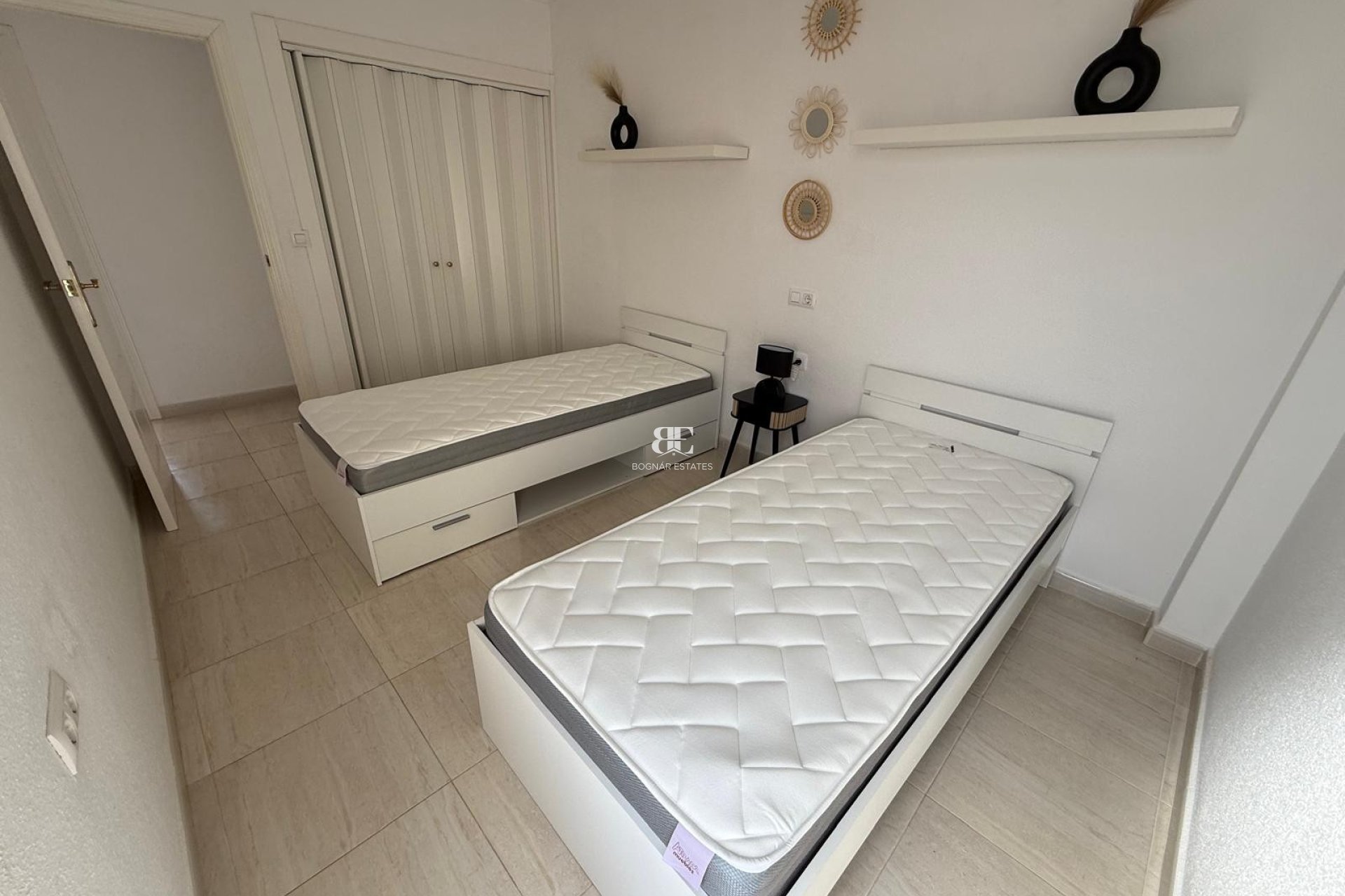 Herverkoop - Herenhuis -
Torrevieja - La Siesta - El Salado -  Torreta