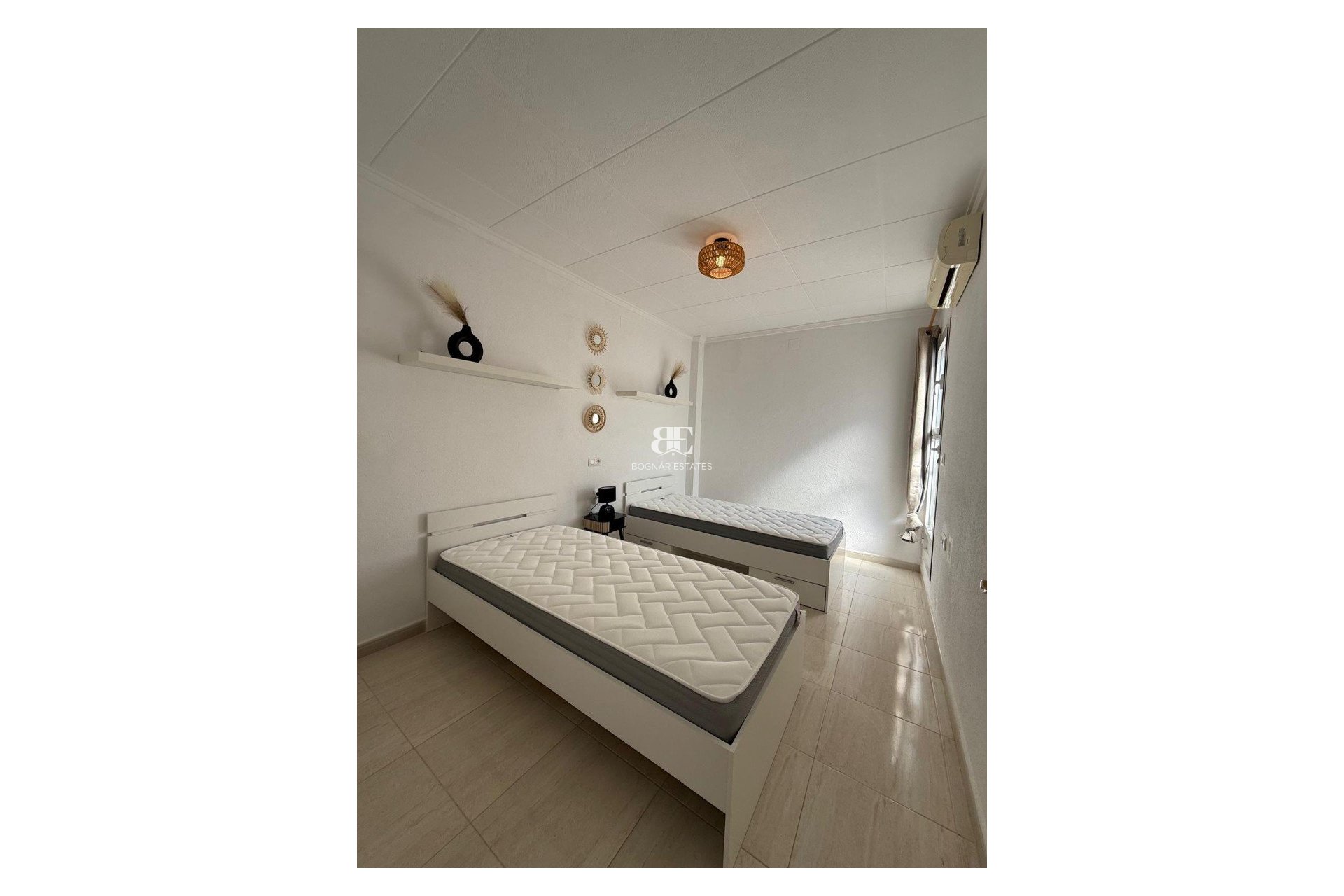 Herverkoop - Herenhuis -
Torrevieja - La Siesta - El Salado -  Torreta