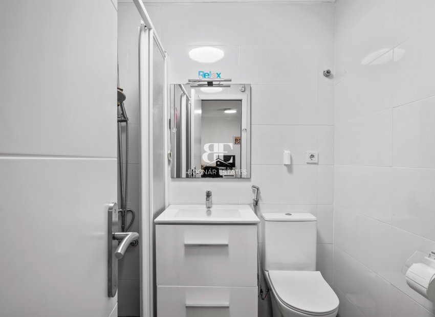 Herverkoop - Herenhuis -
Torrevieja - La Siesta