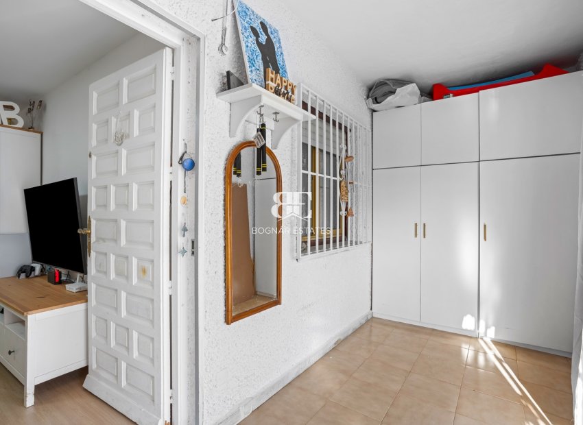 Herverkoop - Herenhuis -
Torrevieja - La Siesta