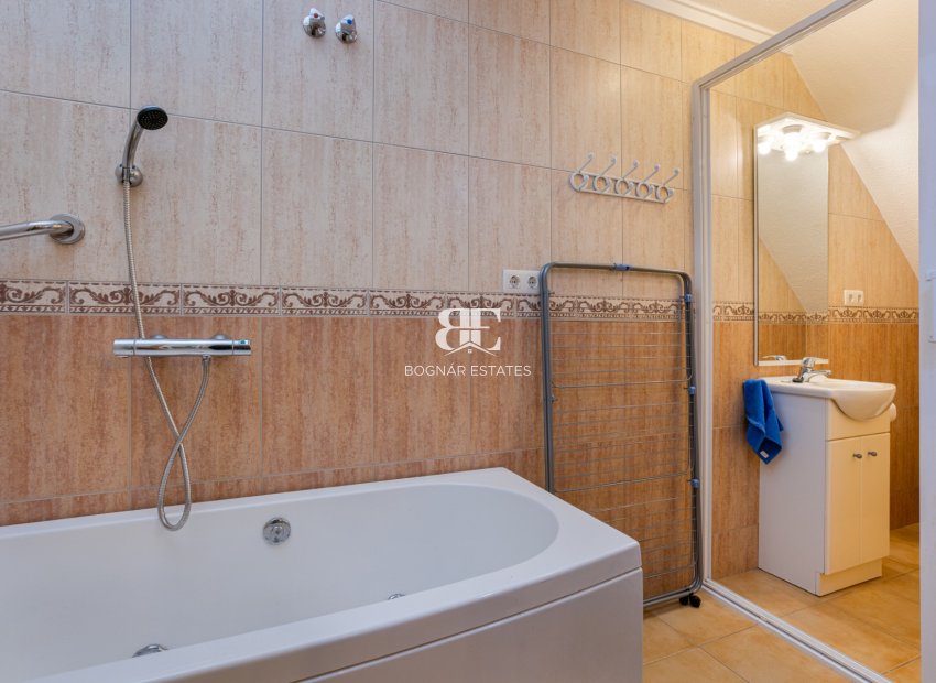 Herverkoop - Herenhuis -
Torrevieja - La Siesta