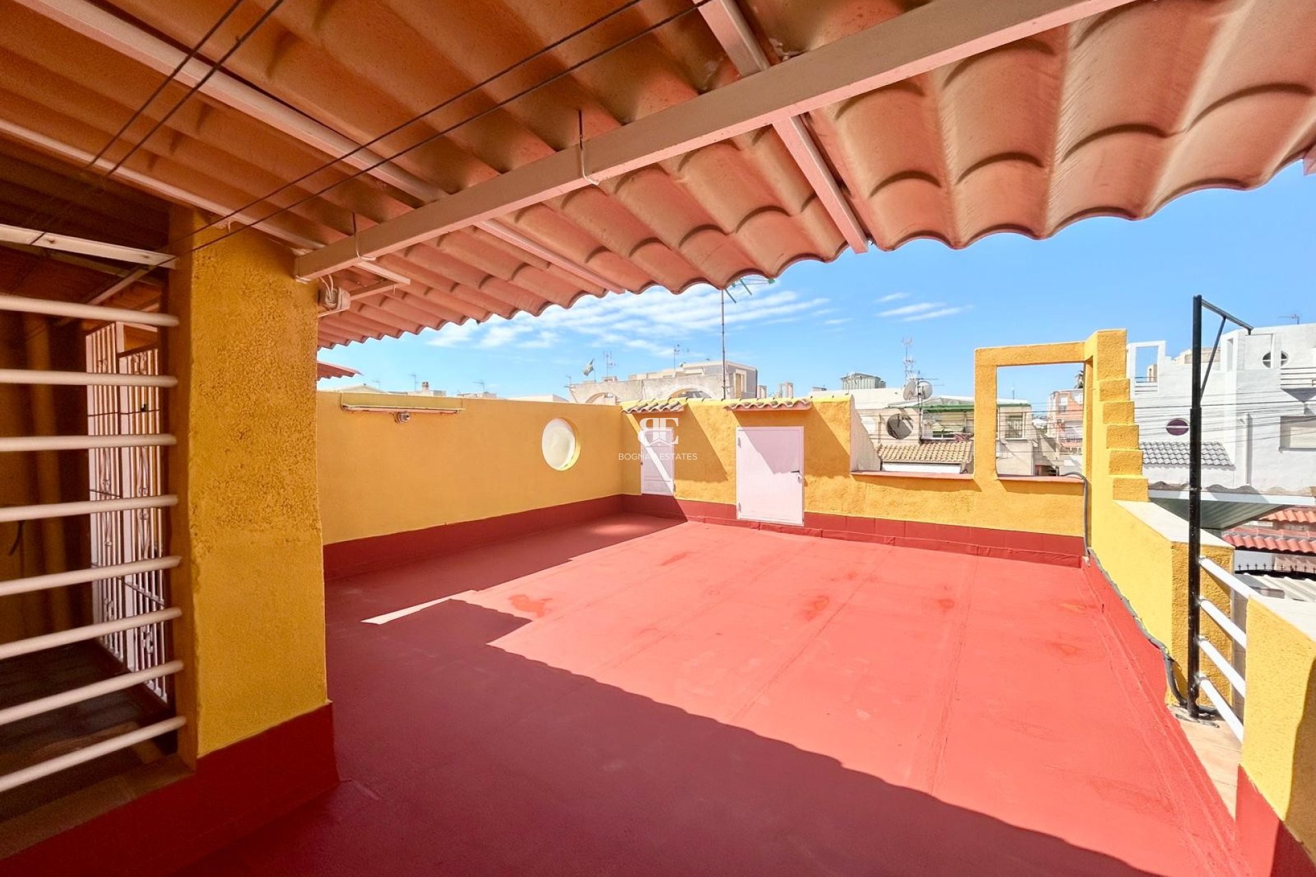 Herverkoop - Herenhuis -
Torrevieja - La Torreta