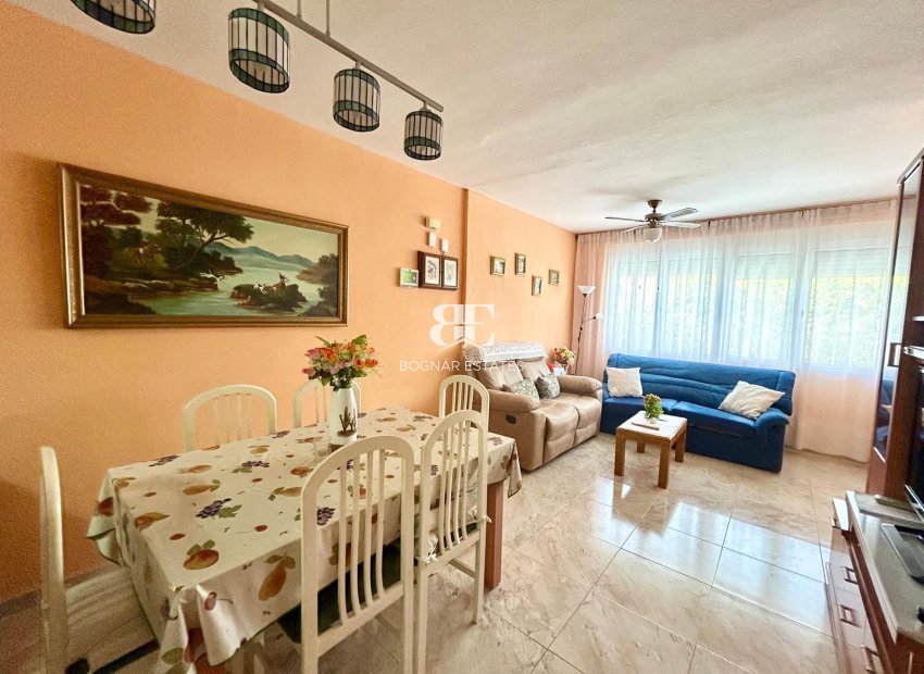 Herverkoop - Herenhuis -
Torrevieja - La Torreta