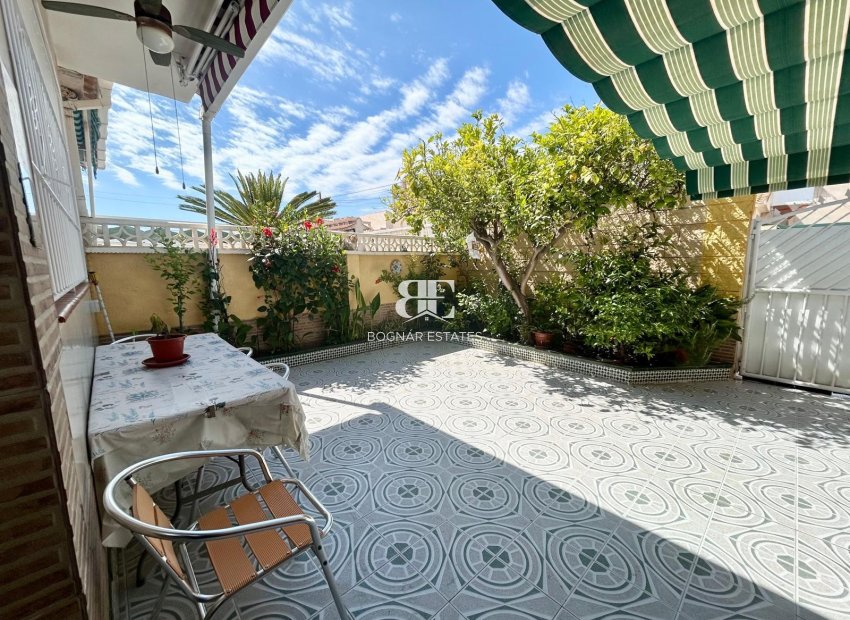 Herverkoop - Herenhuis -
Torrevieja - La Torreta