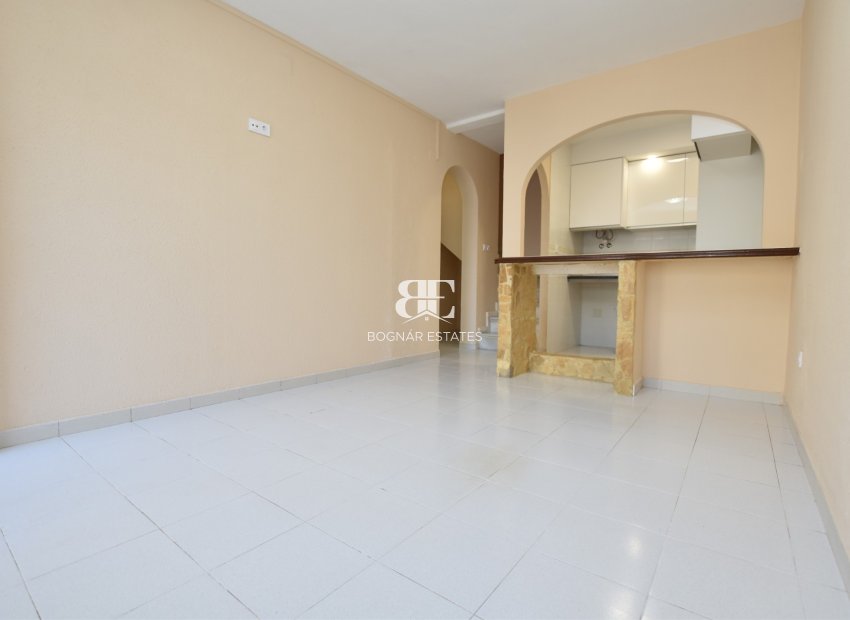 Herverkoop - Herenhuis -
Torrevieja - Lago Jardin