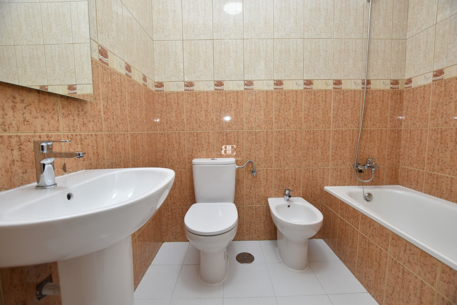 Herverkoop - Herenhuis -
Torrevieja - Lago Jardin