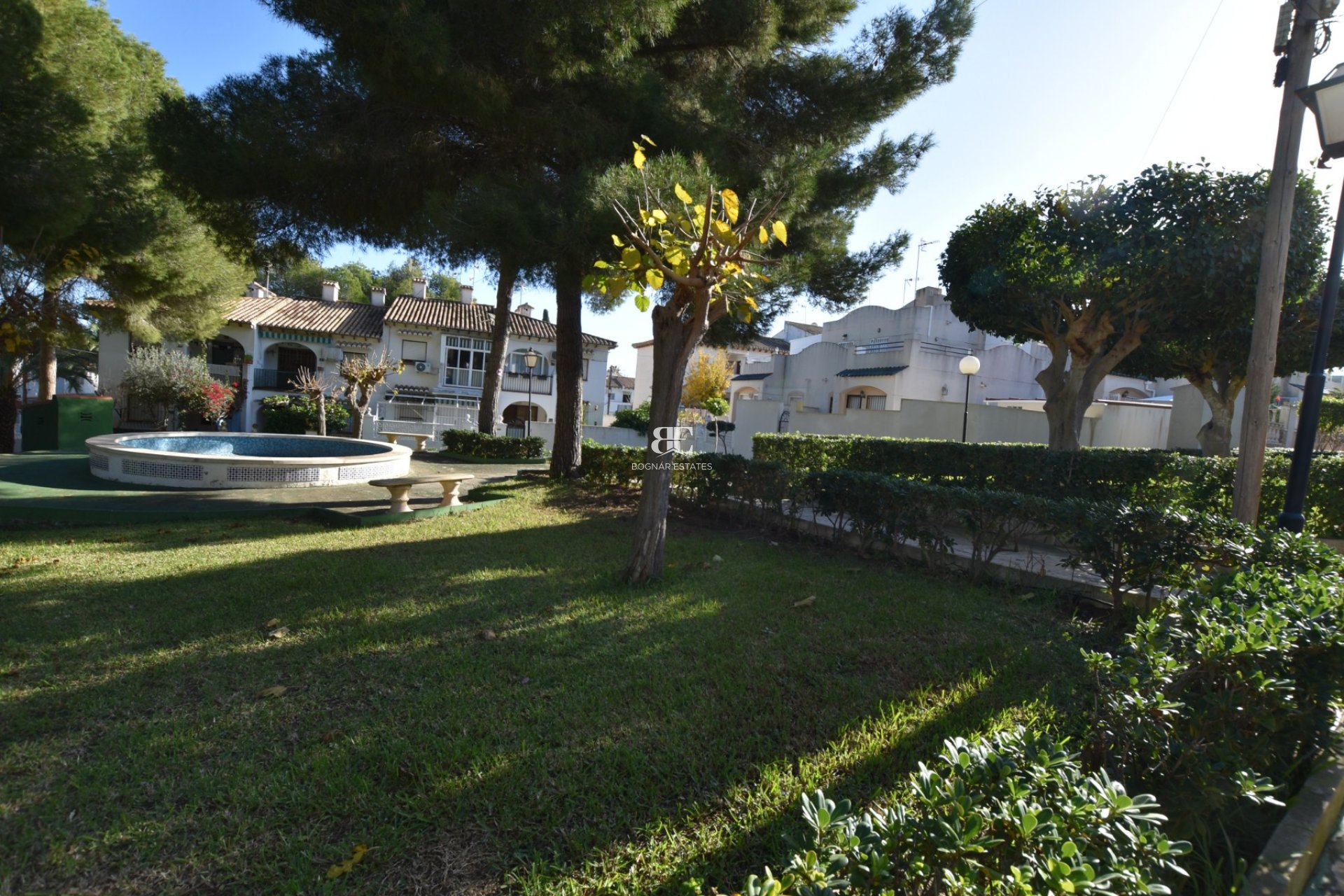 Herverkoop - Herenhuis -
Torrevieja - Lago Jardin