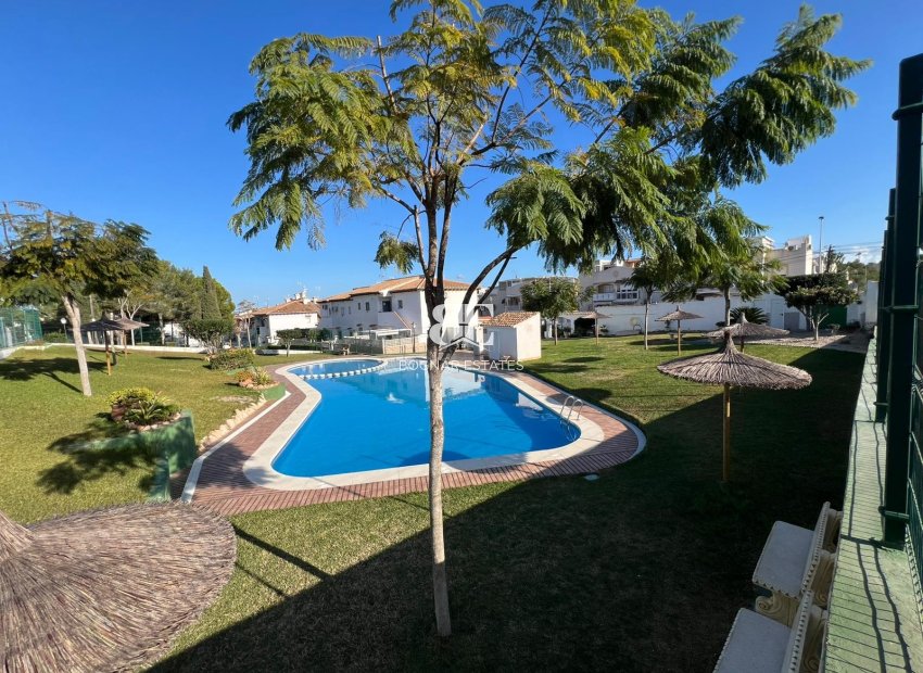 Herverkoop - Herenhuis -
Torrevieja - Lago Jardin