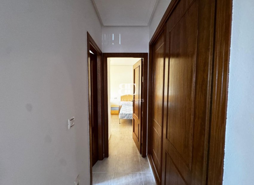 Herverkoop - Herenhuis -
Torrevieja - Los Altos