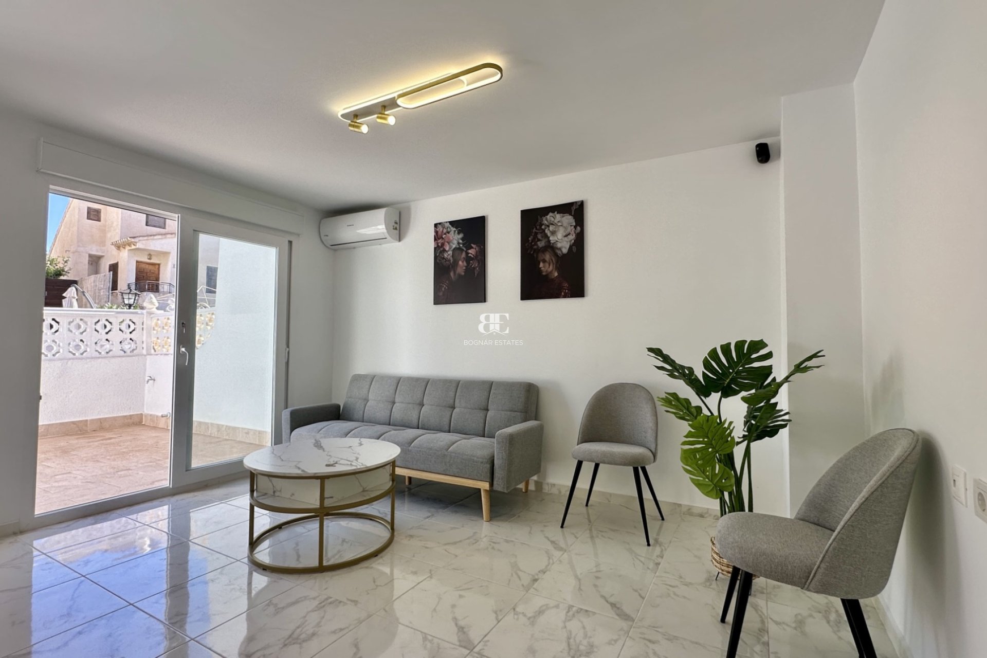 Herverkoop - Herenhuis -
Torrevieja - Los Balcones