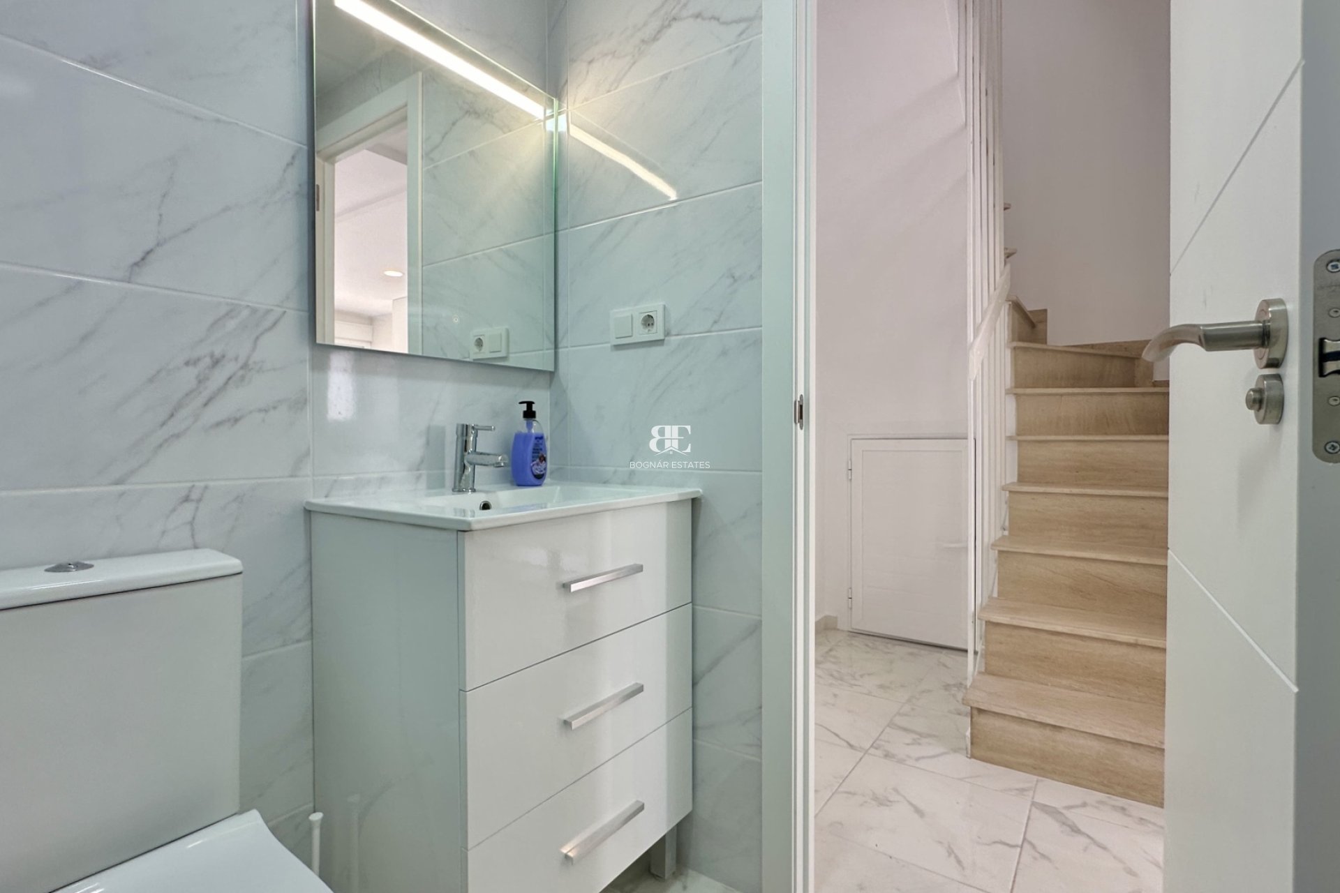 Herverkoop - Herenhuis -
Torrevieja - Los Balcones